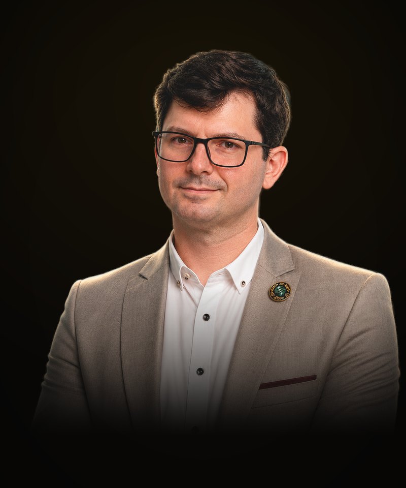 Dr. Felipe Batistela